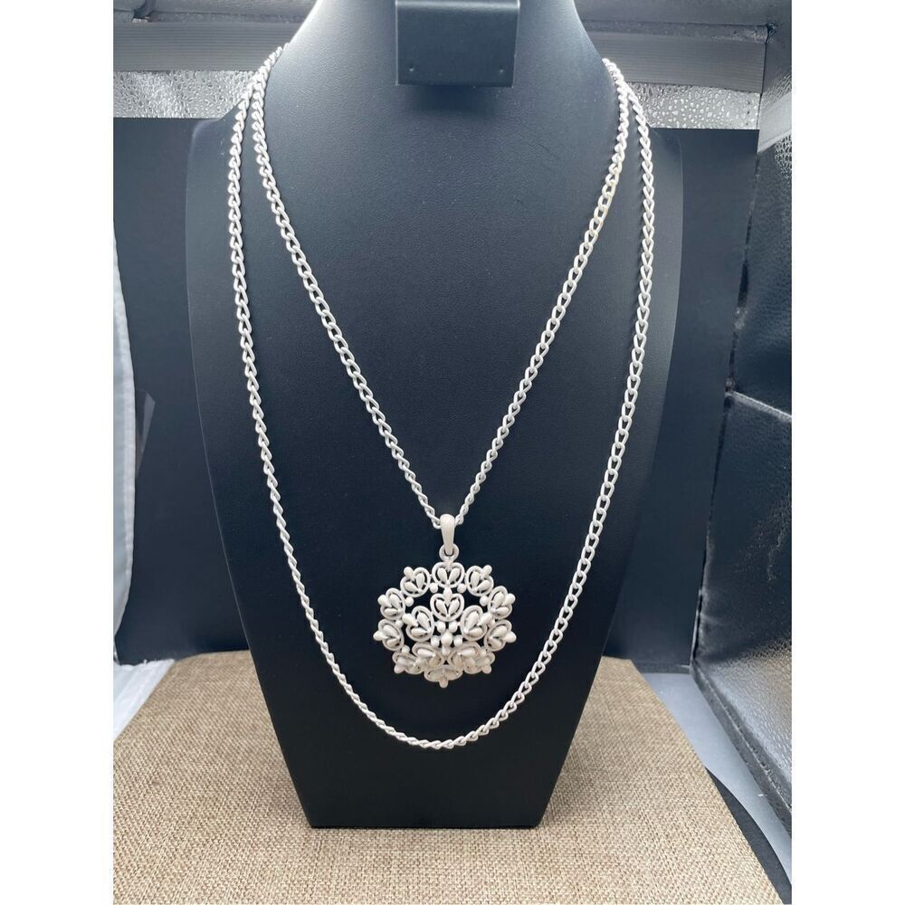 Vintage Crown Trifari White Enamel Necklace Double Chain Long Round Snowflake Pe